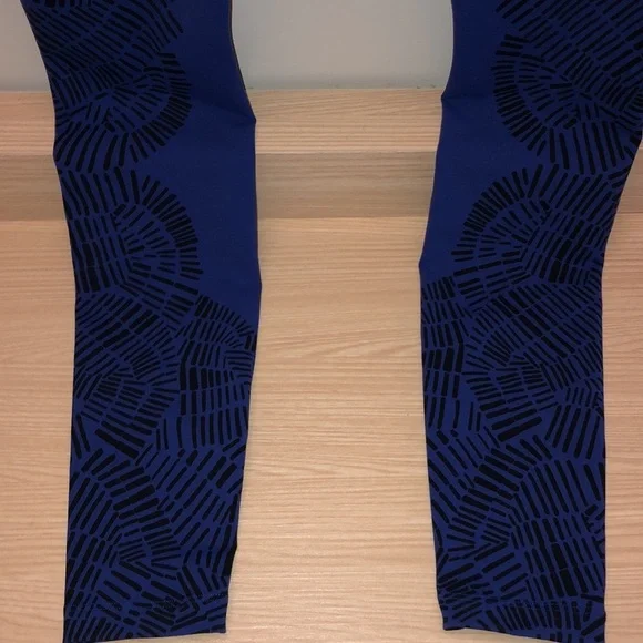 Women's Nike Power Legendary Tidal Printed Training Capri XS Blue Black Running‌ - Picture 4 of 6